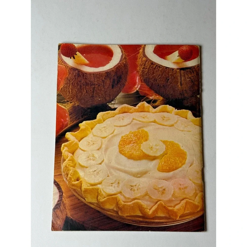 Vintage 1969 250‎ Superb Pies and Pastries Cookbook Retro Dessert Recipe Booklet